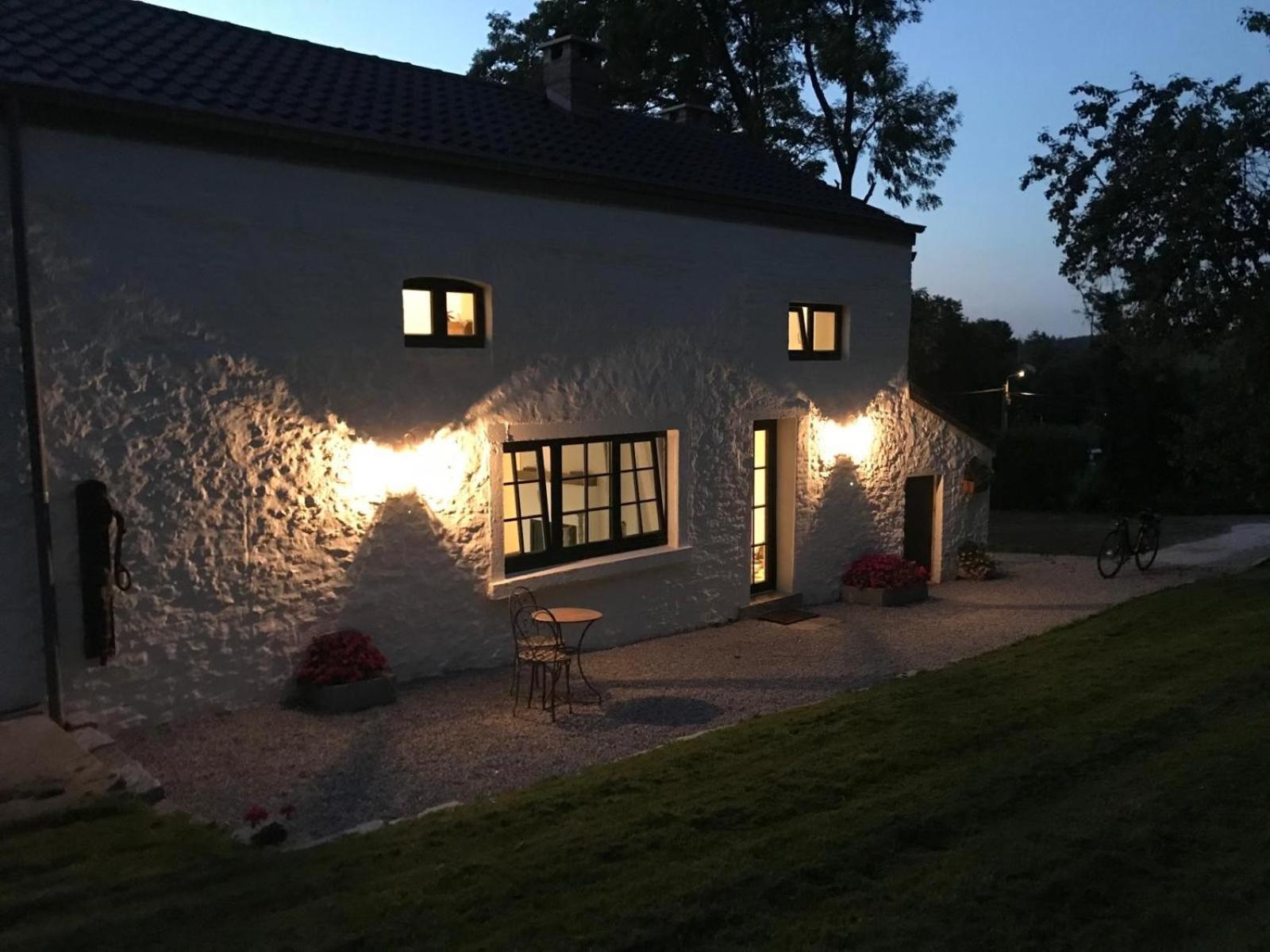 La Petite Maison Blanche Wanze Bagian luar foto
