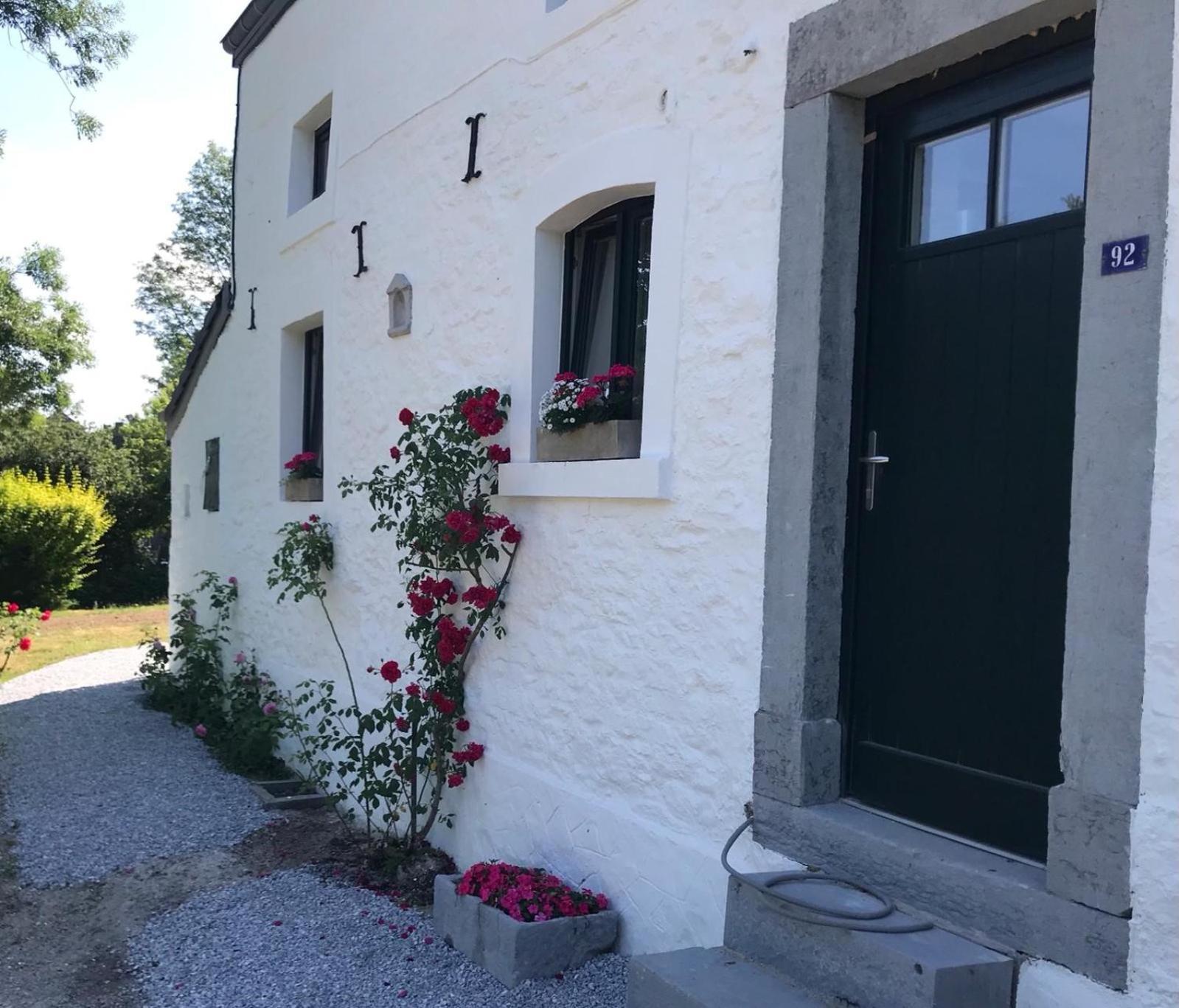 La Petite Maison Blanche Wanze Bagian luar foto