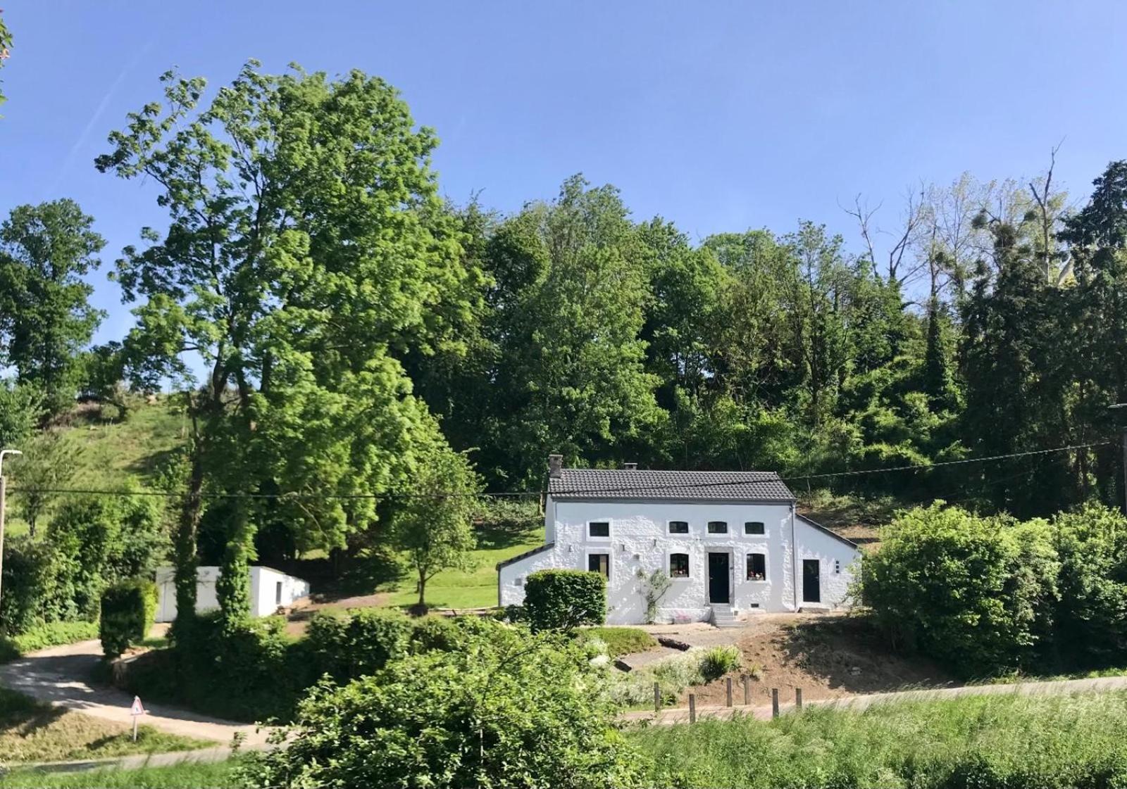 La Petite Maison Blanche Wanze Bagian luar foto
