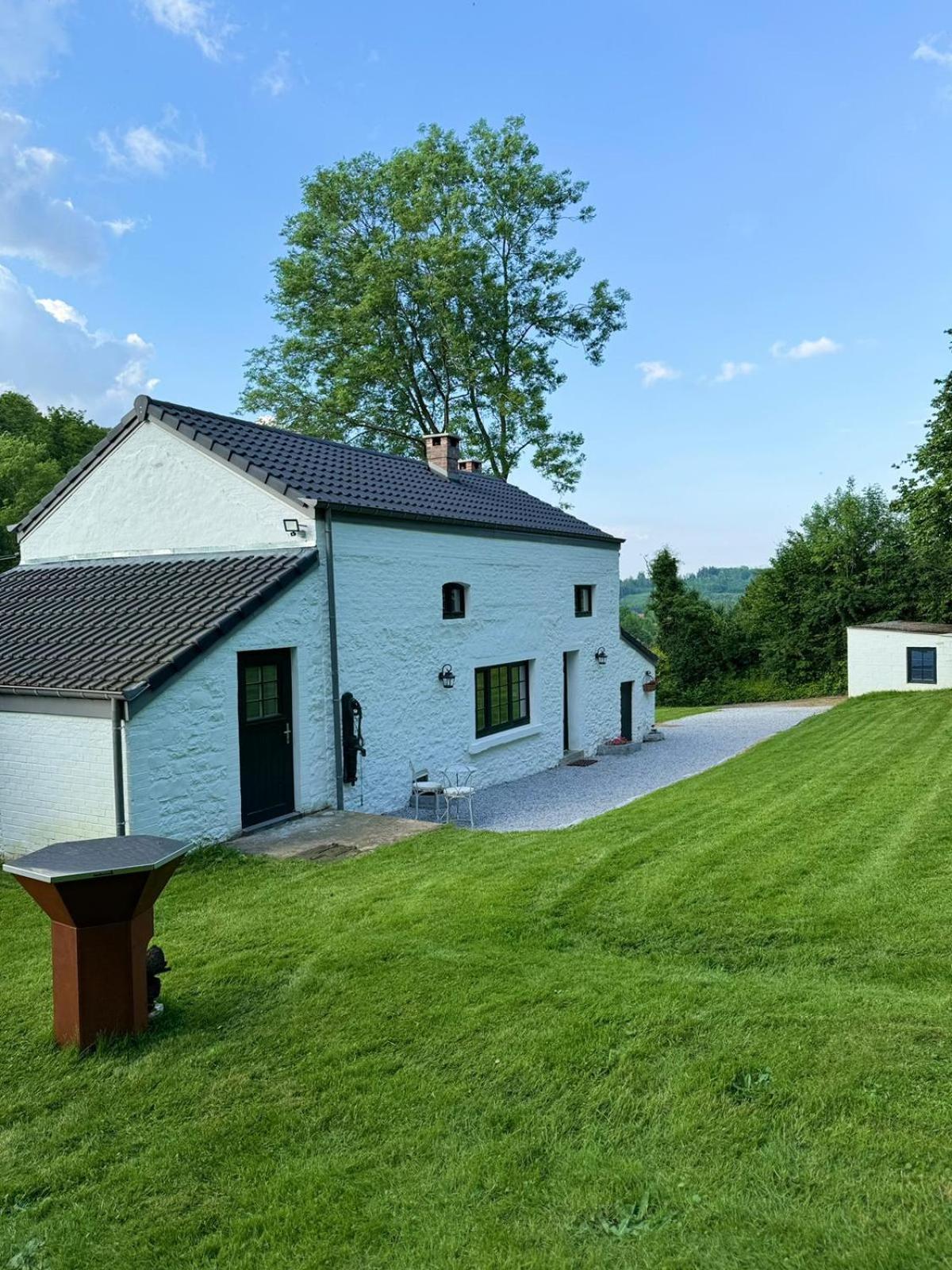 La Petite Maison Blanche Wanze Bagian luar foto