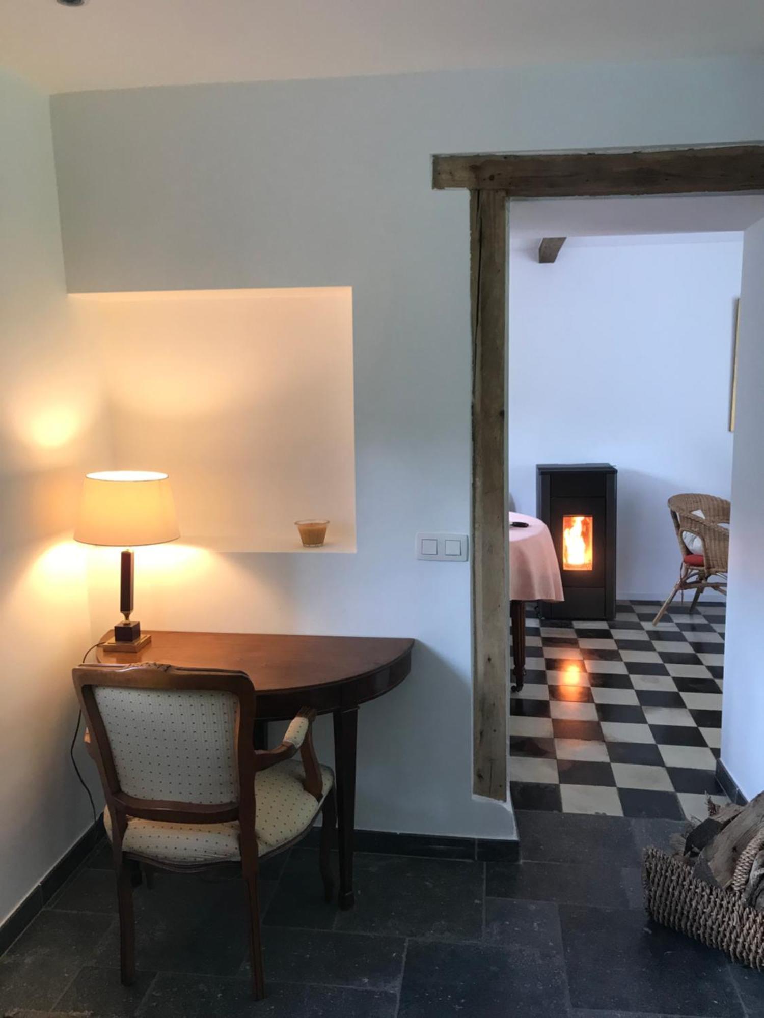 La Petite Maison Blanche Wanze Bagian luar foto