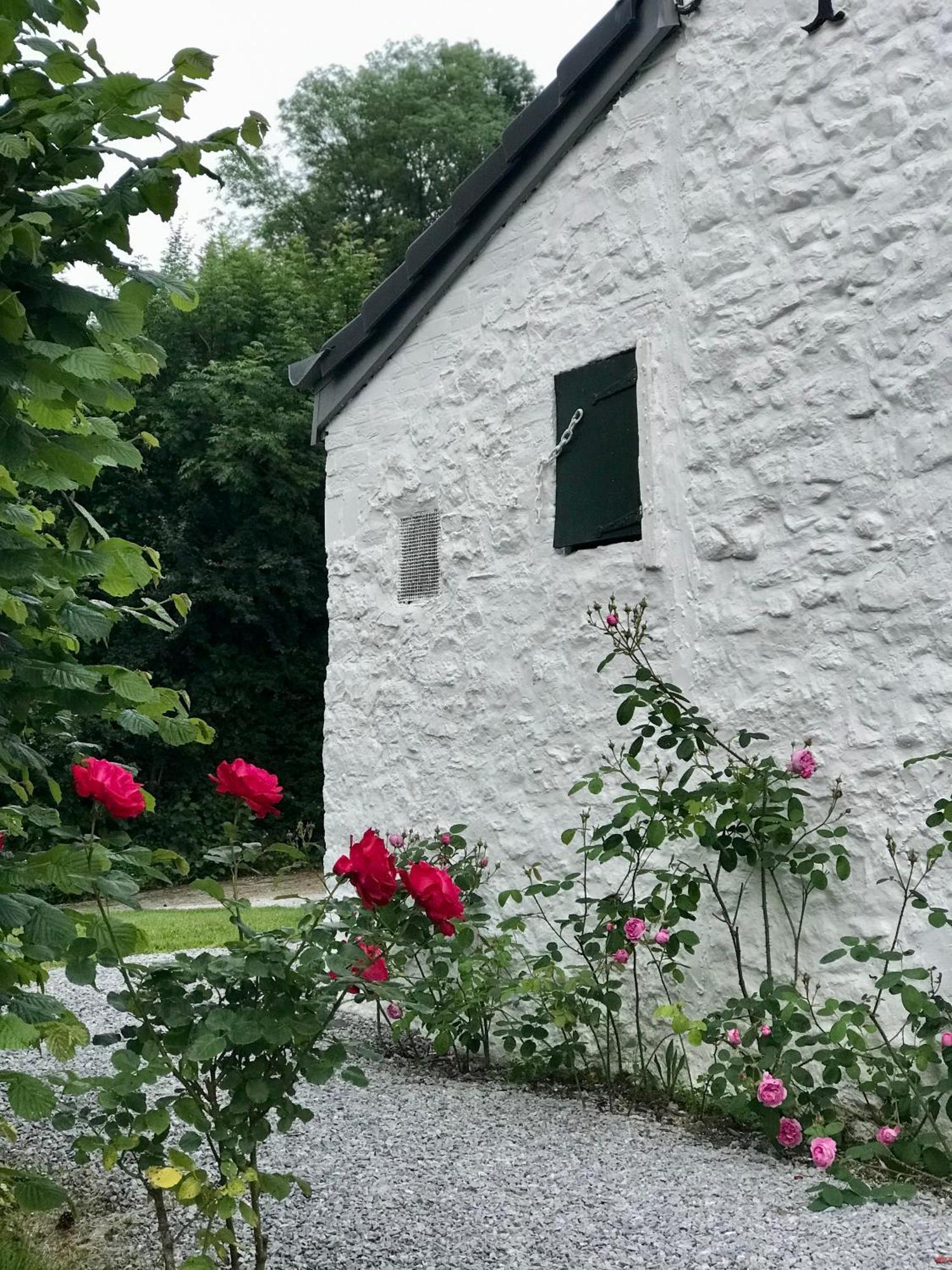La Petite Maison Blanche Wanze Bagian luar foto